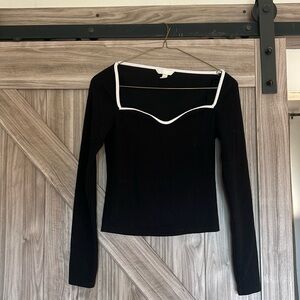 H&M Black and white chic top